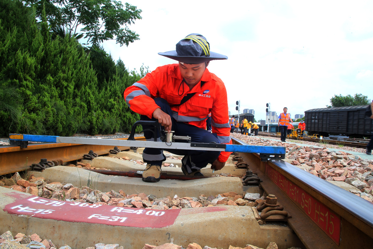 成都铁路学校专业设置：培养铁路人才的摇篮