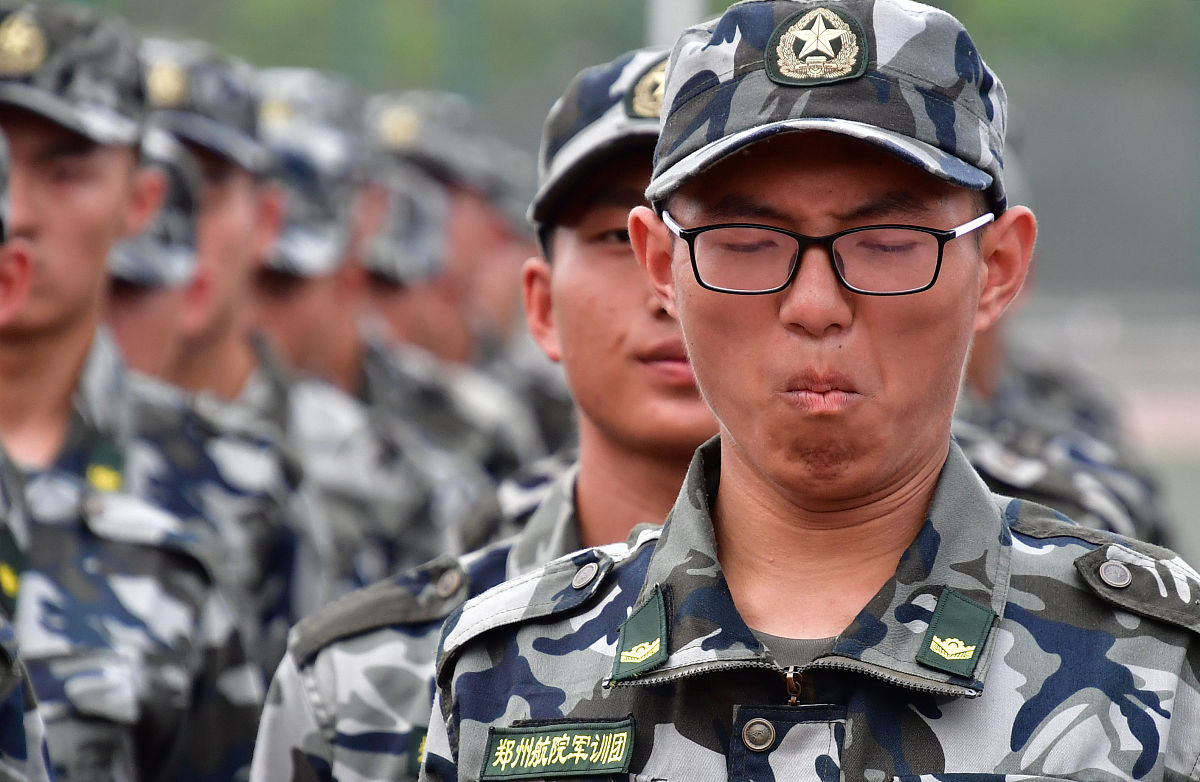 大学生军训第二天训练军姿的军训日记500字通用篇