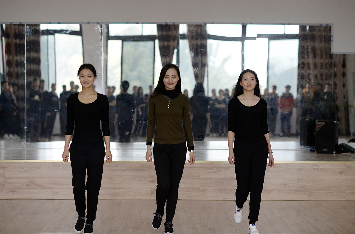 重庆幼师专业和护理专业哪个好？详细分析及就业前景