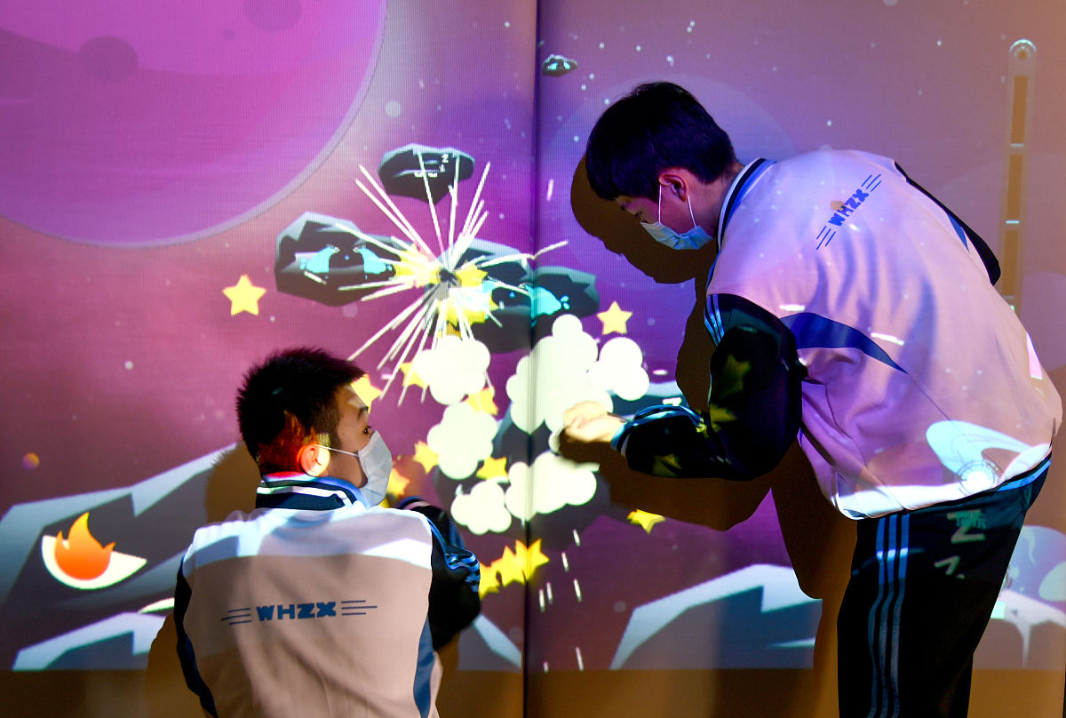 高二上学期学生成长记录家长反馈意见