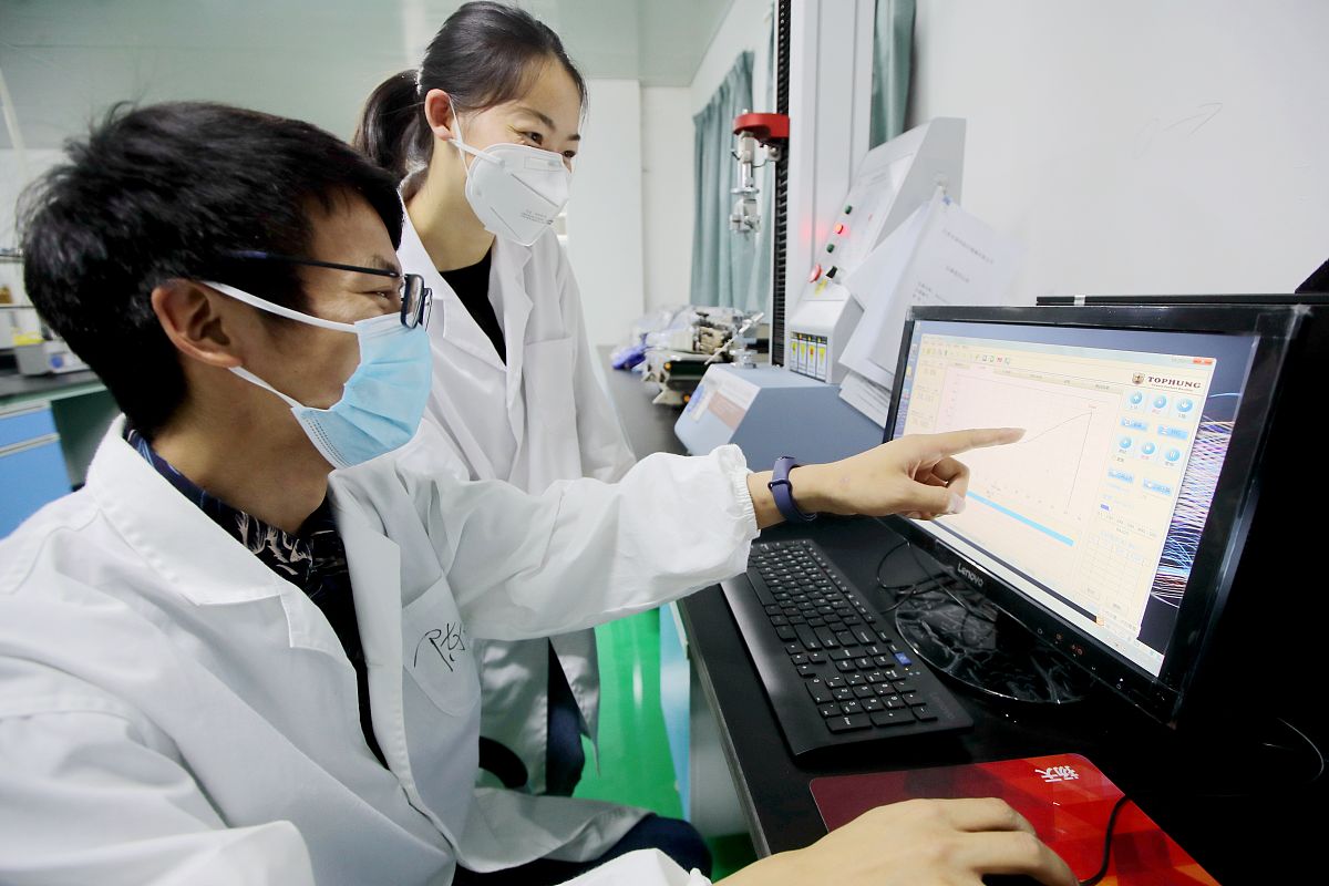 begintableHcaption箱装情况begintabularccccccchlinetextbf容器编号 & textbf5 & textbf6 & textbf7 & textbf8 & textbf9 & textbf总计 hlinetextbf耗材数量 & 743& 798 & 812 & 2813 & 246 & 5412 textbf耗材体积 & 557250000 & 1173