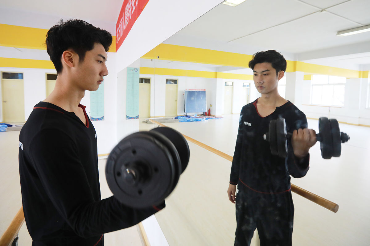 云南航空学校报名材料及昆明空乘学校推荐