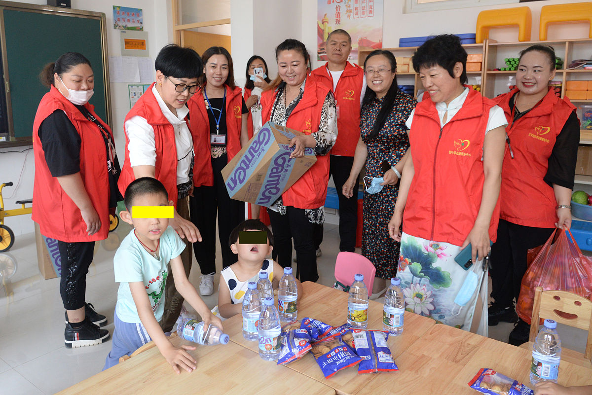 将心比心，传递友爱的力量：一个暖心故事