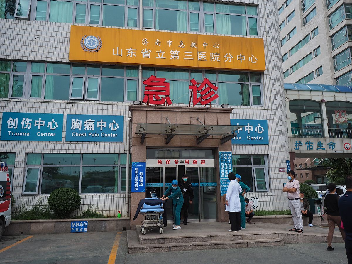 张家口爱尔眼科医院小儿眼病视光科潘俊东主任：眼科专家，致力于儿童视力健康