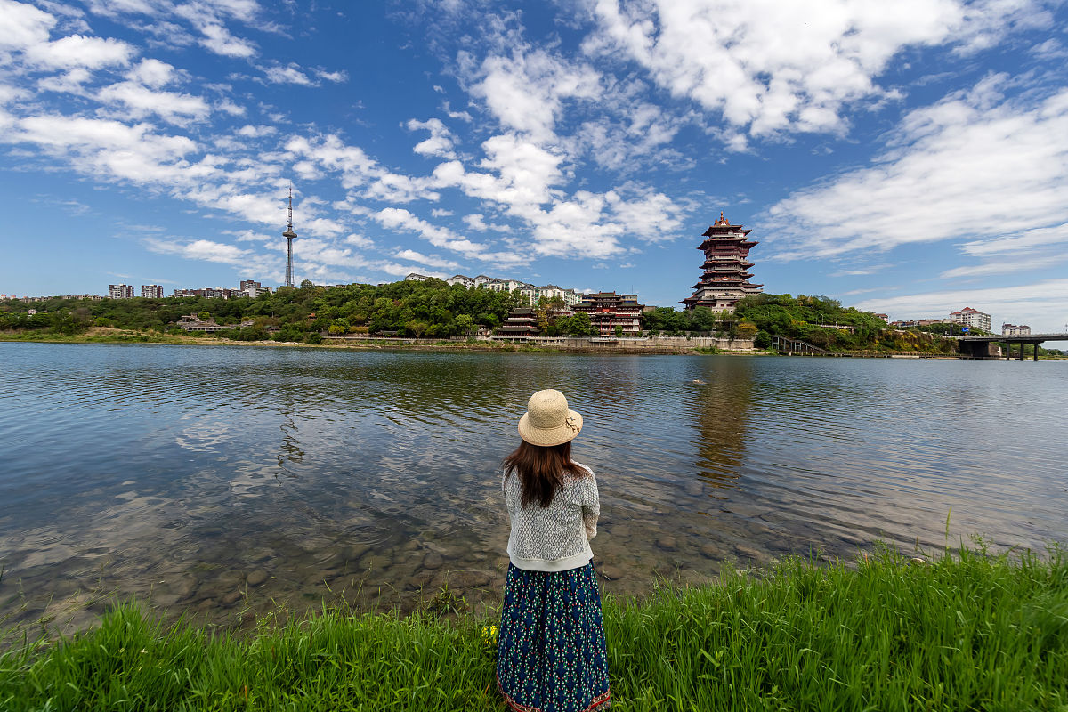 绵阳理工学校招生办联系电话、地址