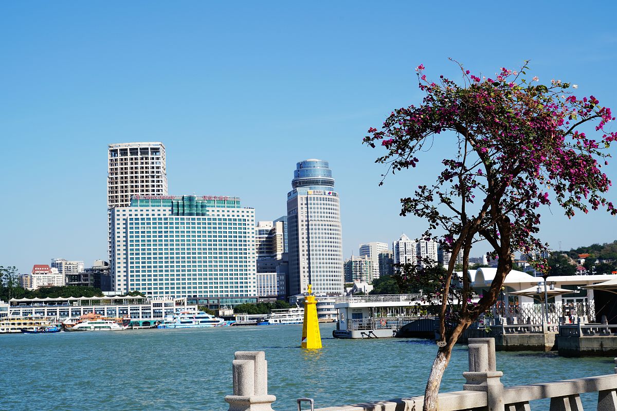 浪漫鼓浪屿之旅：五人同行，领略历史与风情