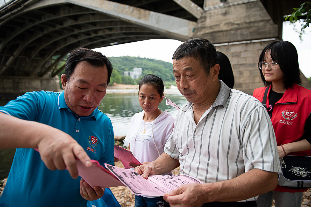 津市老百姓遇到困难如何寻求媒体帮助？