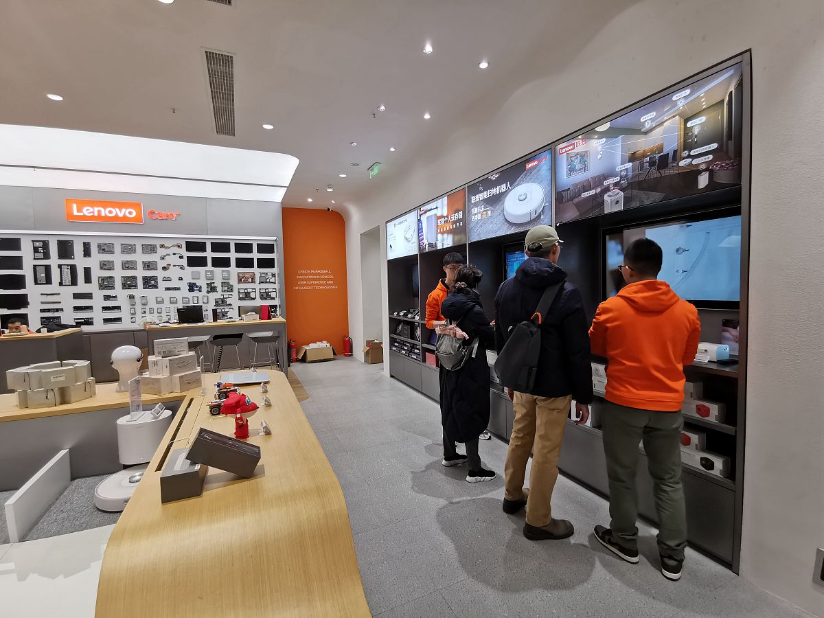 你看这样可以吗？一是介绍手摸到物品的外形。二是物品用途。三是发散联想。