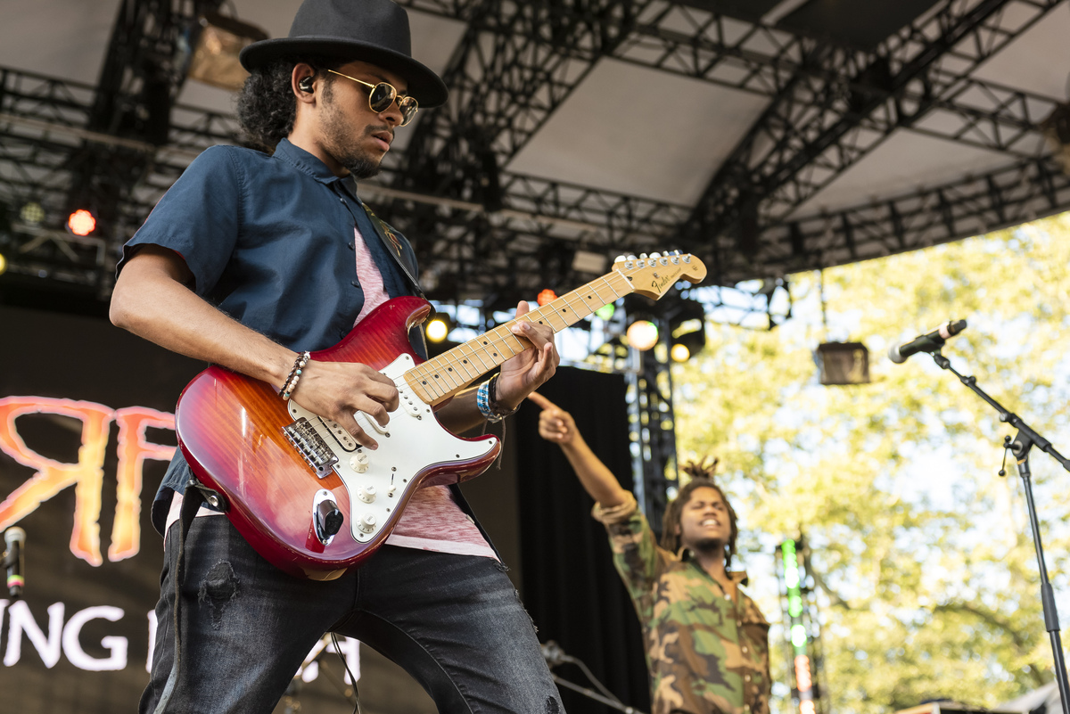 著名摇滚蓝调吉他手