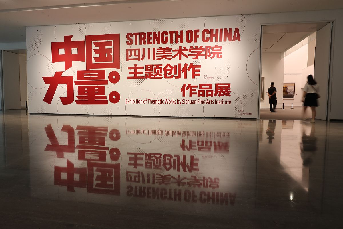 翻译Youth culture can be defined as the way young people think feel and behave It is a reflection of the values beliefs and attitudes of a particular generation In China the youth culture is heavily inf