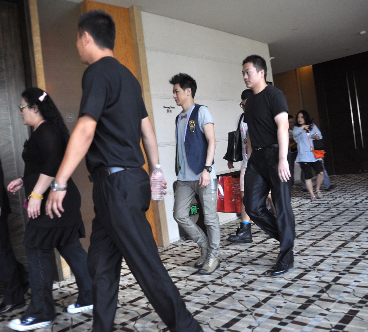 80后犯罪团伙操纵股市 导致3.04亿资金亏损