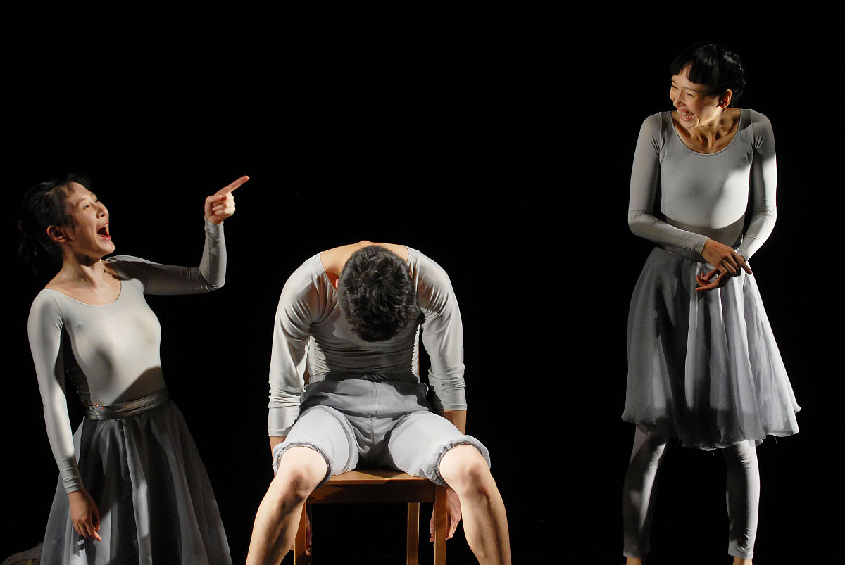 小学生剧本创作：小牛装小牛逗乐叶冰雪