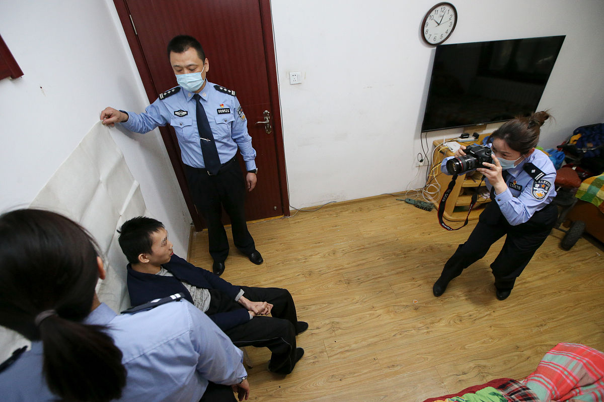 陕西民警酒后殴打残疾人事件引发关注，警方通报将严肃查处