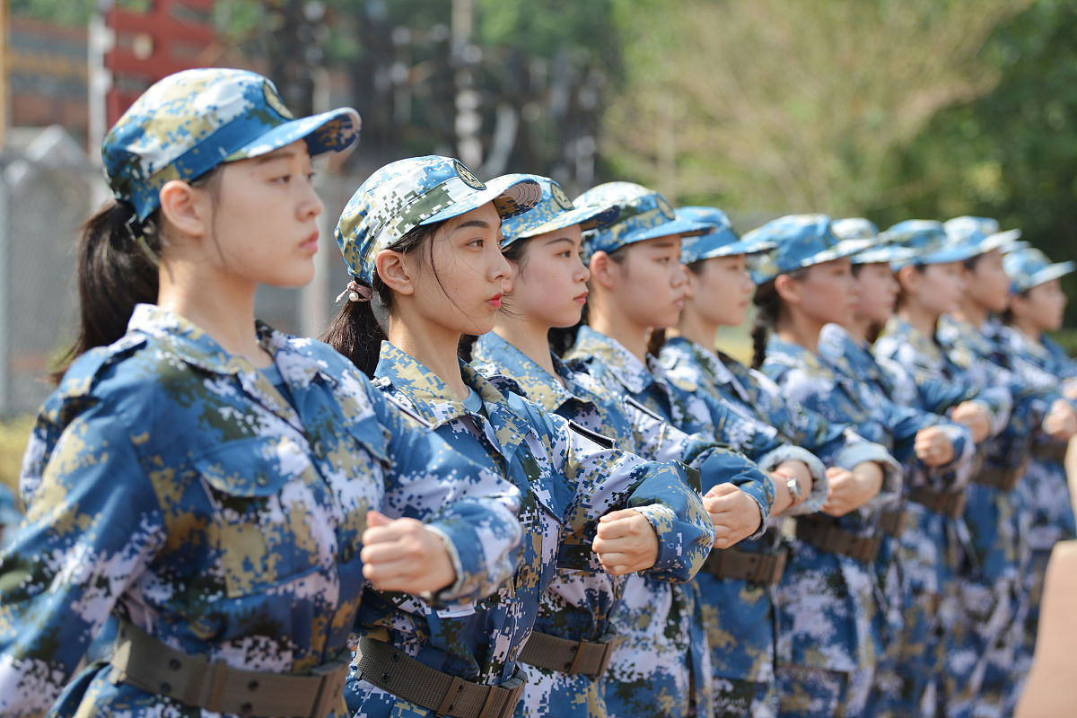 凯里高中女生毕业后读什么中专学校好