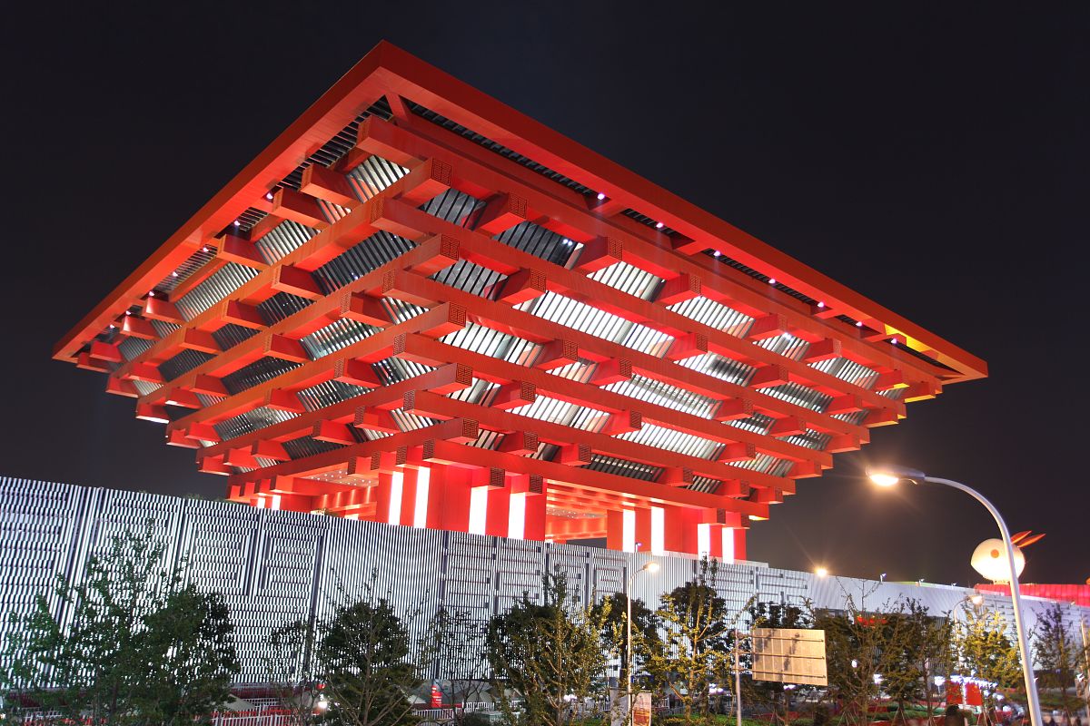 中国式现代化的中国特色主要体现在底色、成色与亮色三方面。