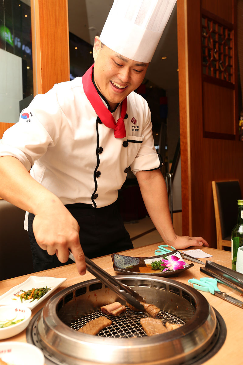 2015年11月20日,广州,新罗宝韩国料理餐厅,韩国大厨.