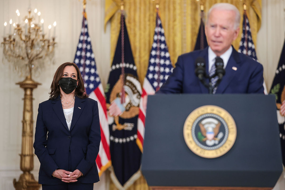 C语言运算符结合性：左结合原则