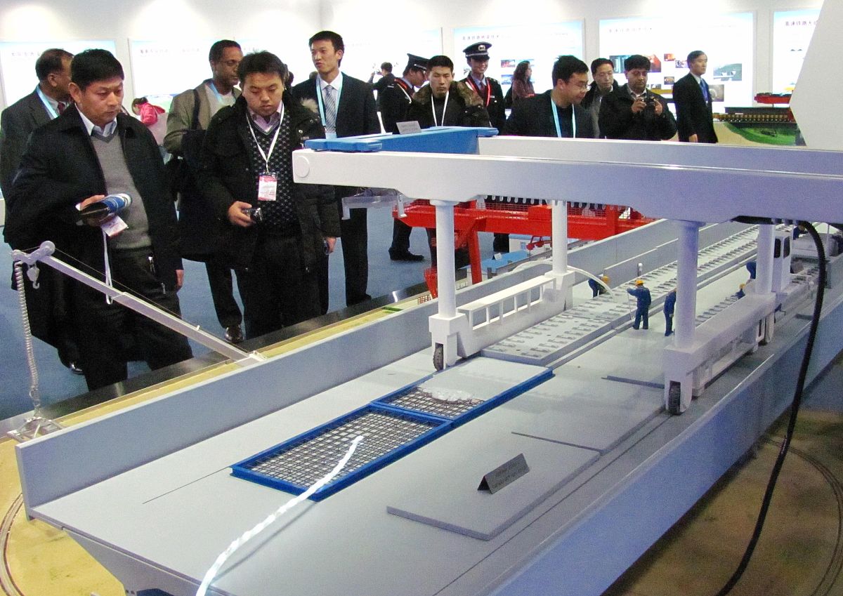2010年12月8日,第十届中国国际现代化铁路技术装备展览会暨第七届世界