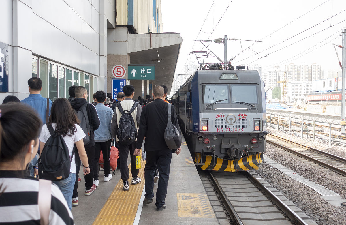 2019年4-6月,河北省石家庄市/山西省阳泉市,6032次普客绿皮扶贫公益旅