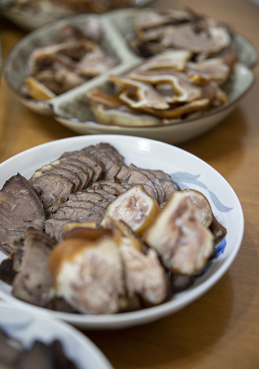 潮州美食必尝：卤肥肠，鲜香嫩滑，大排档不容错过！