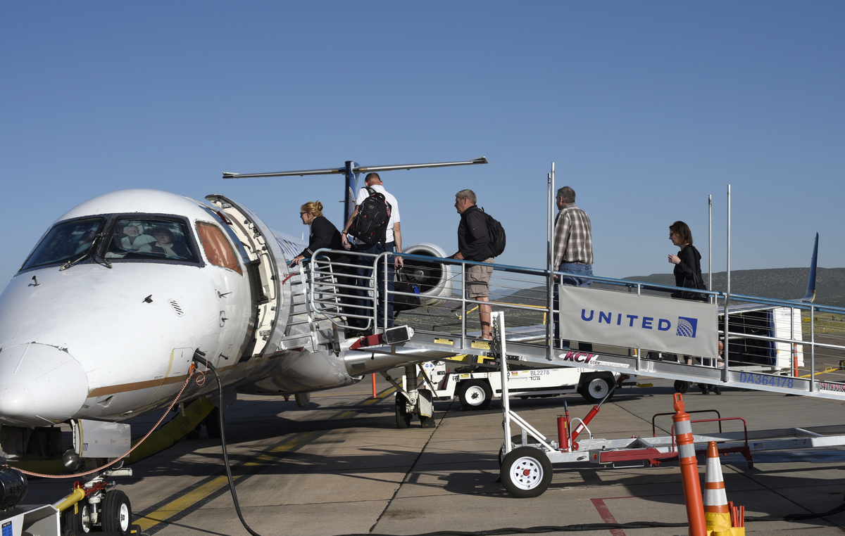 驼峰通用飞机维修管理定制班：西翔航空学院2019年开课