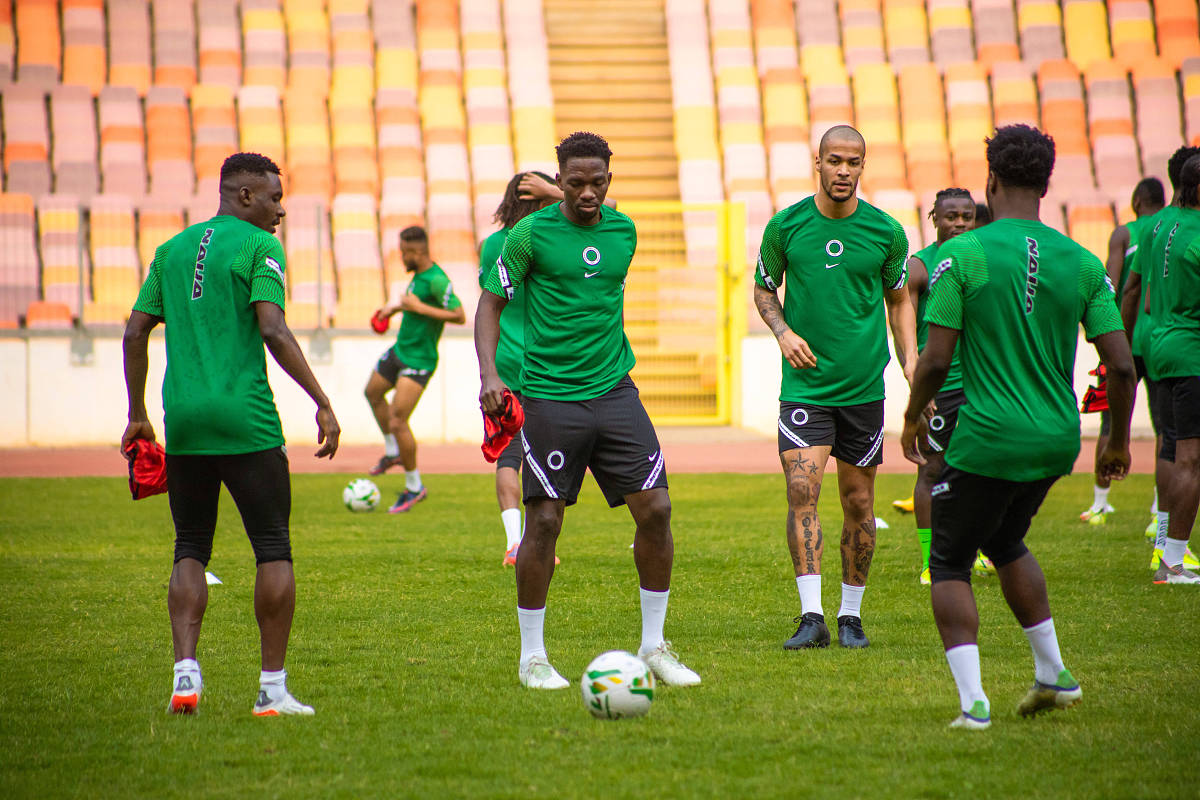 金庸群侠传x MOD怎么制作1 首先下载金庸群侠传x的MOD制作工具例如金庸群侠传x Mod制作工具v10。2 打开工具选择新建MOD输入MOD的名称和版本号点击确定。3 在工具的左侧菜单中选择需要修改的内容例如角色、武器、装备等。4 对选中的内容进行修改例如修改角色的属性、添加新的武器、修改装备的效果等。5 在修改完成后保存修改并导出MOD文件。6 将导出的MOD文件复制到金庸群侠传x的MOD文