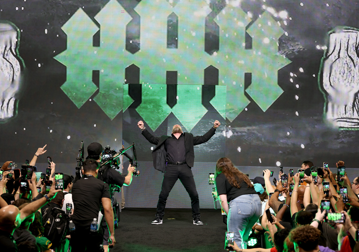 请以daft punk的成员Thomas的口吻打一下招呼