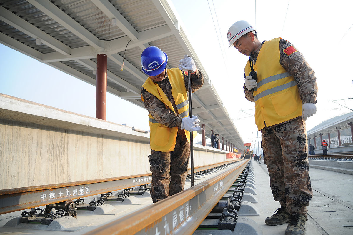 初中毕业生多少分可以读高铁专业