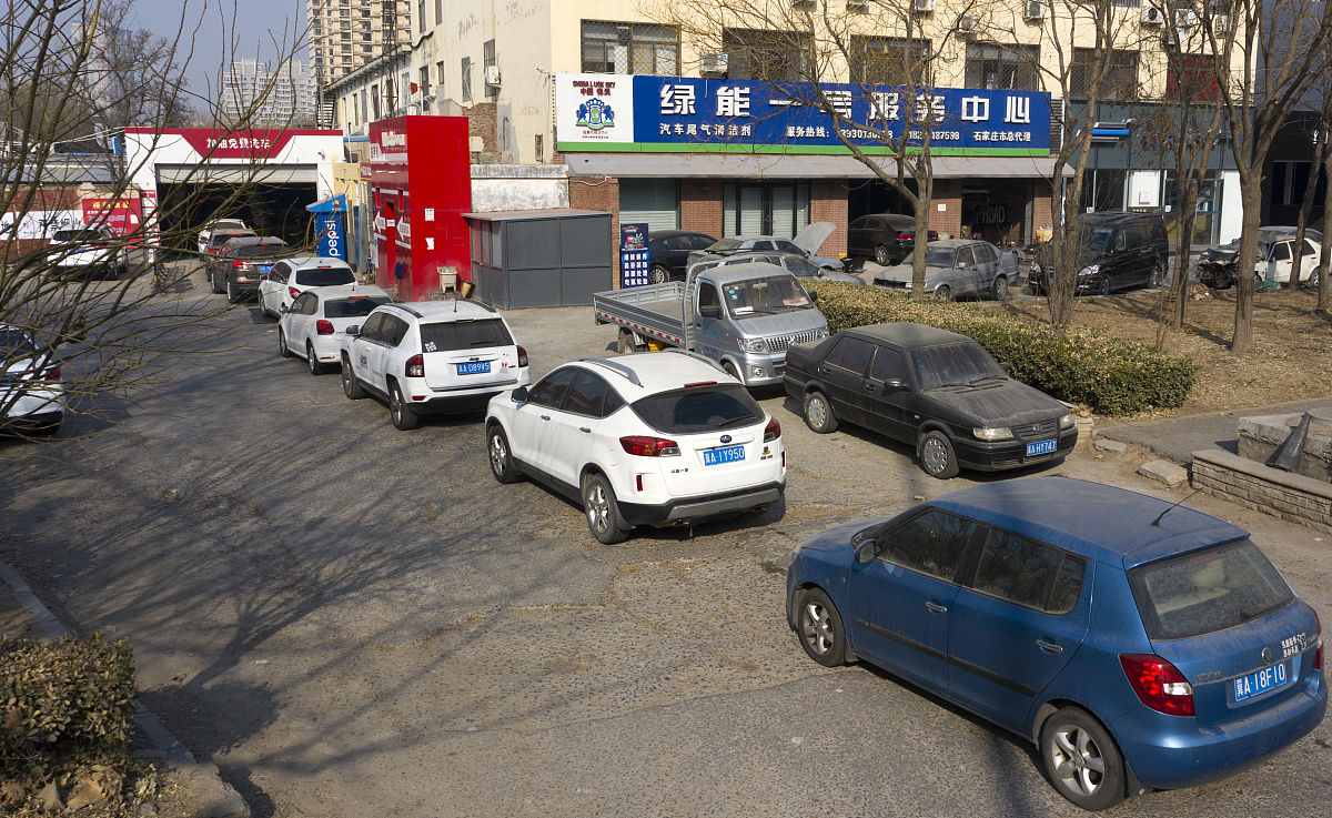 明天（2023-6-9）厂区拍摄通知，请勿在门卫外两侧减速带内停车