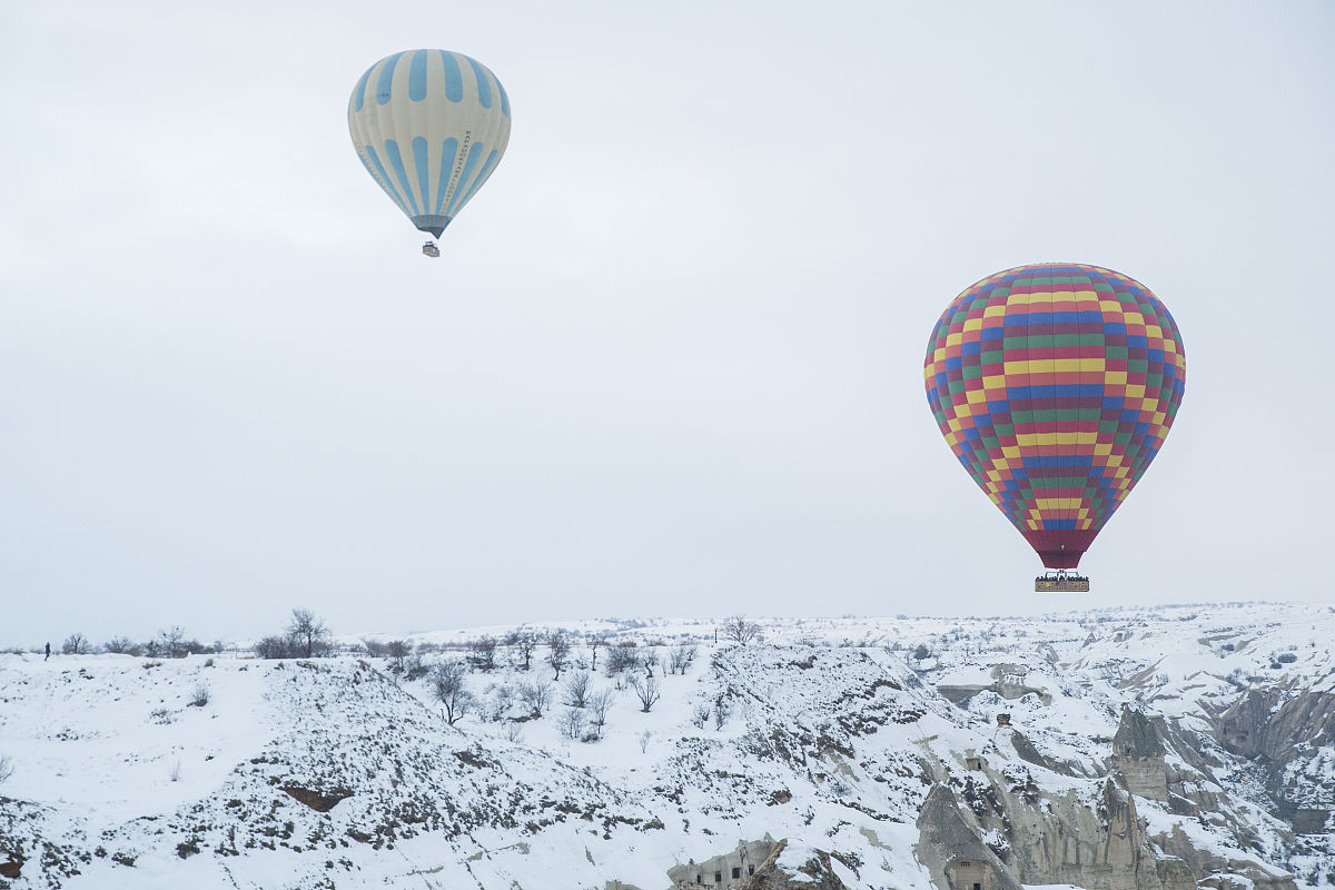 写一首关于晚起的诗