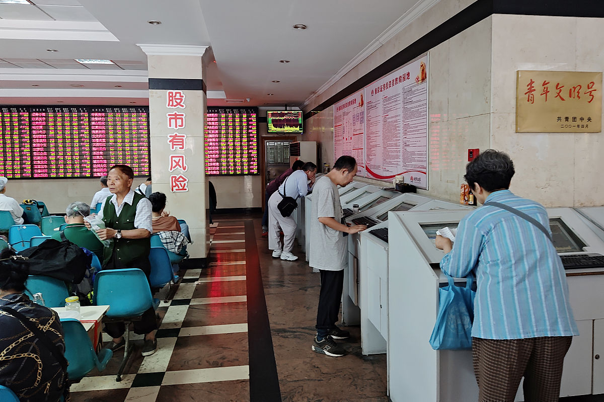 国企员工作为青马工程学员应该如何注重实践导向不少于1200字