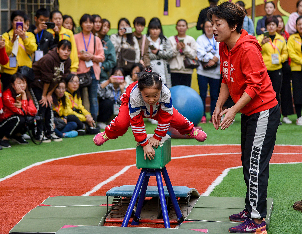 单脚跳可以培养幼儿园小朋友的哪方面技能