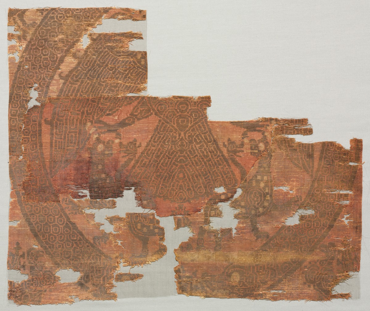 根据下面的outline写一份完整的五分钟的演讲稿Topic Inheriting and promoting Chinese traditional culture - Chinese calligraphy Specific purpose To inform the audience about the importance of Chinese calligraphy in Chinese