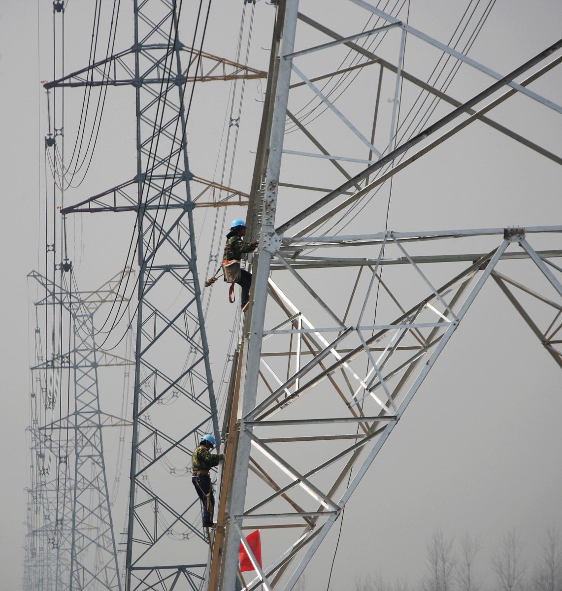 拆迁一处220kv带铁塔的输电线要花多少钱