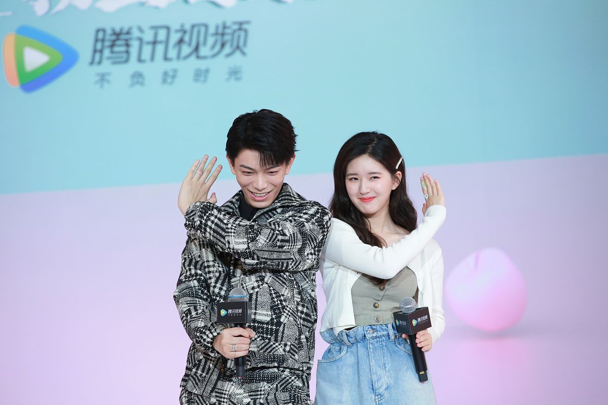 吴磊和赵露思的同人文