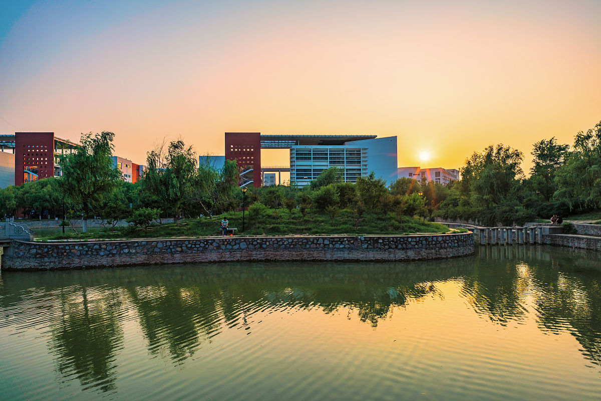 河南学子学计算机：推荐大学及备考指南