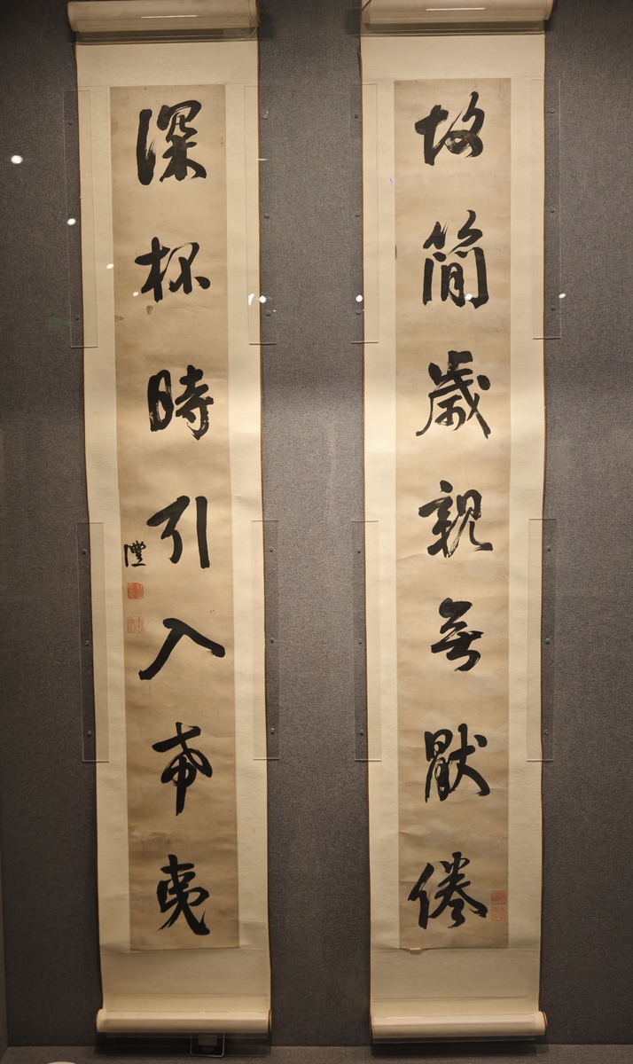 宗登正位门前小溪细水长流按格式对下联