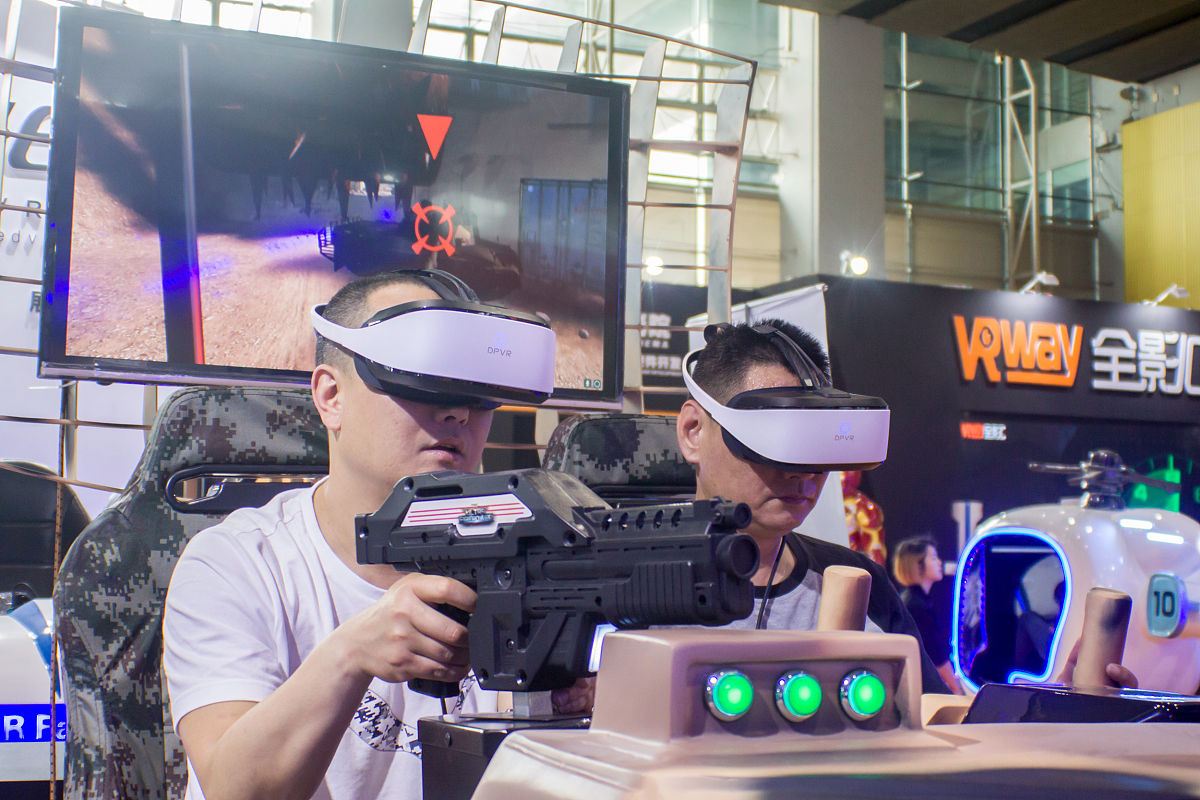 AR Fantasy Quest: 未来感十足的AR冒险手游