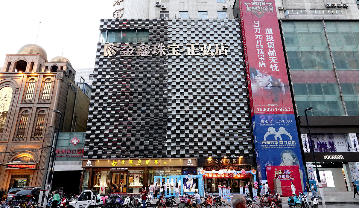 利川欧泰商场的门面买得不