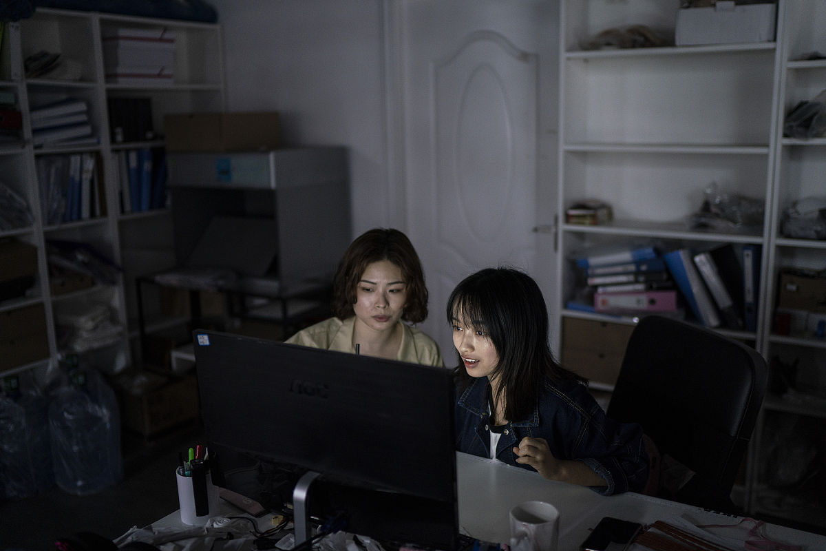 前男友屏蔽了我，我还喜欢他怎么办？教你如何应对