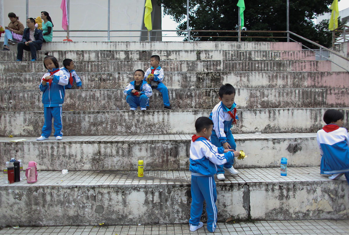 2018年12月16日,海口.海南师范附属小学,参加运动会的小学生.