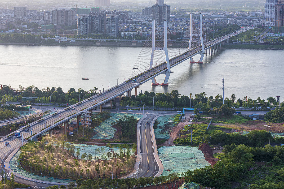 长沙猴子石大桥：湘江上的标志性景观