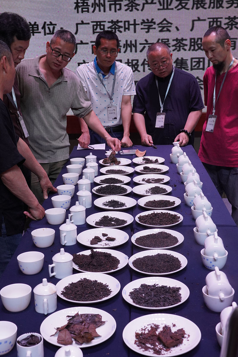 六堡茶的推广策略：传统与现代结合，扩大影响力