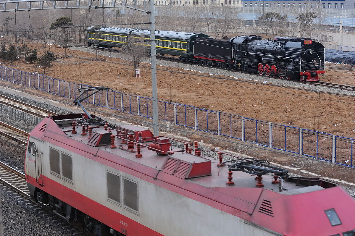 东风10D型调车机车中铜等有色金属的应用与作用