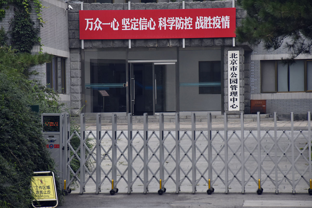 为以下新闻稿想10个概述控制在50个字符。日前万州区人民法院对左某涉嫌交通肇事罪一案作出了判决。在援助律师的努力下充分利用法律知识和法律技巧对案件的事实证据进行充分挖掘帮助左某减少了经济损失同时争取到了更低的刑罚充分保障了当事人的合法权益。今年年初左某驾驶小型轿车沿牌楼长江大桥牌楼方向行驶至江南片区方向大桥头和前方同向施行的熊某驾驶的无牌号电动自行车相撞后致熊某倒地于左某行驶的左侧车道上被后方驶来