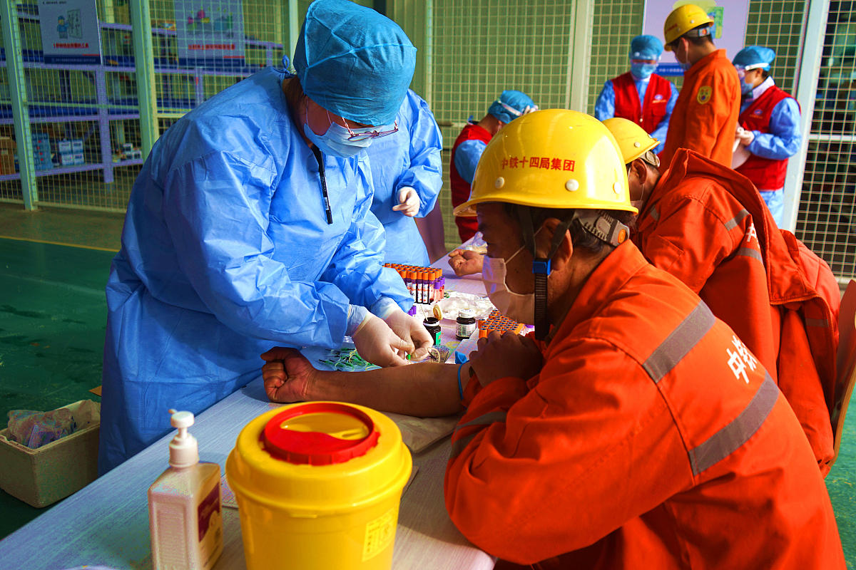 关于人力资源管理专业方面，撰写信息代时代下石油企业技术人员培训问题研究的论文