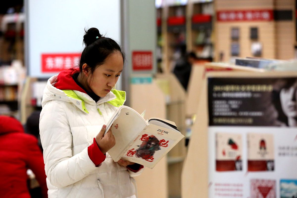 图书馆志愿者值班管理系统：Python 实现值班、换班、调班和请假功能