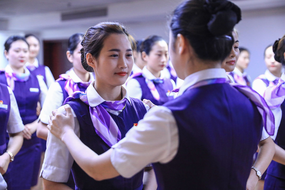 2021年重庆工艺美术学校航空服务专业怎么样