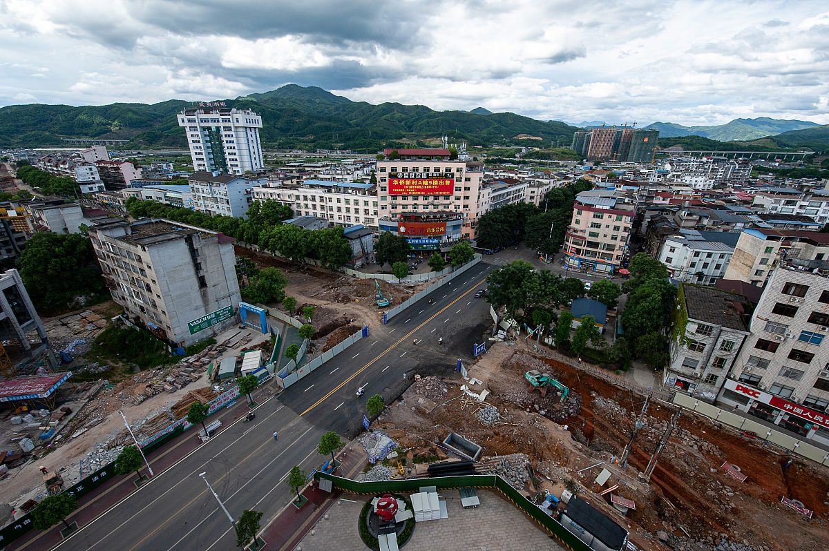 岚皋县职业教育中心2023年新址：搬迁至县城南郊