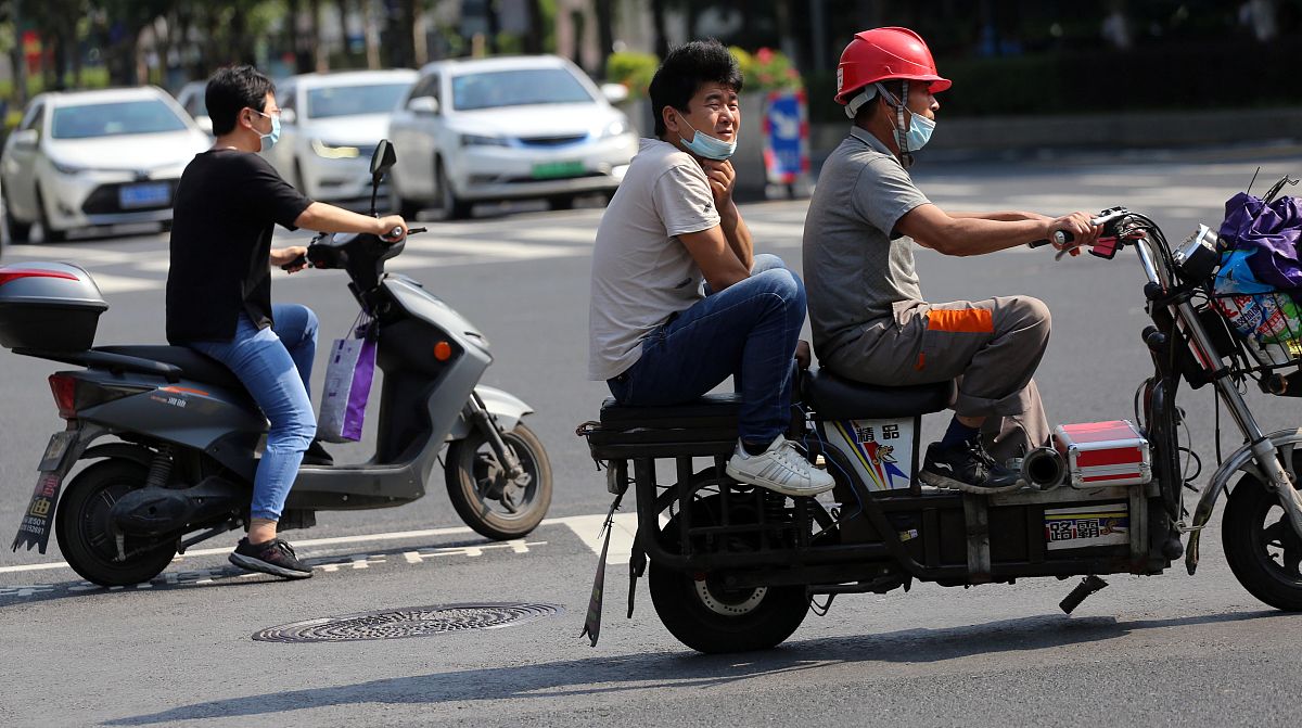 骑车去学校没戴头盔被处分申请 撤销300字